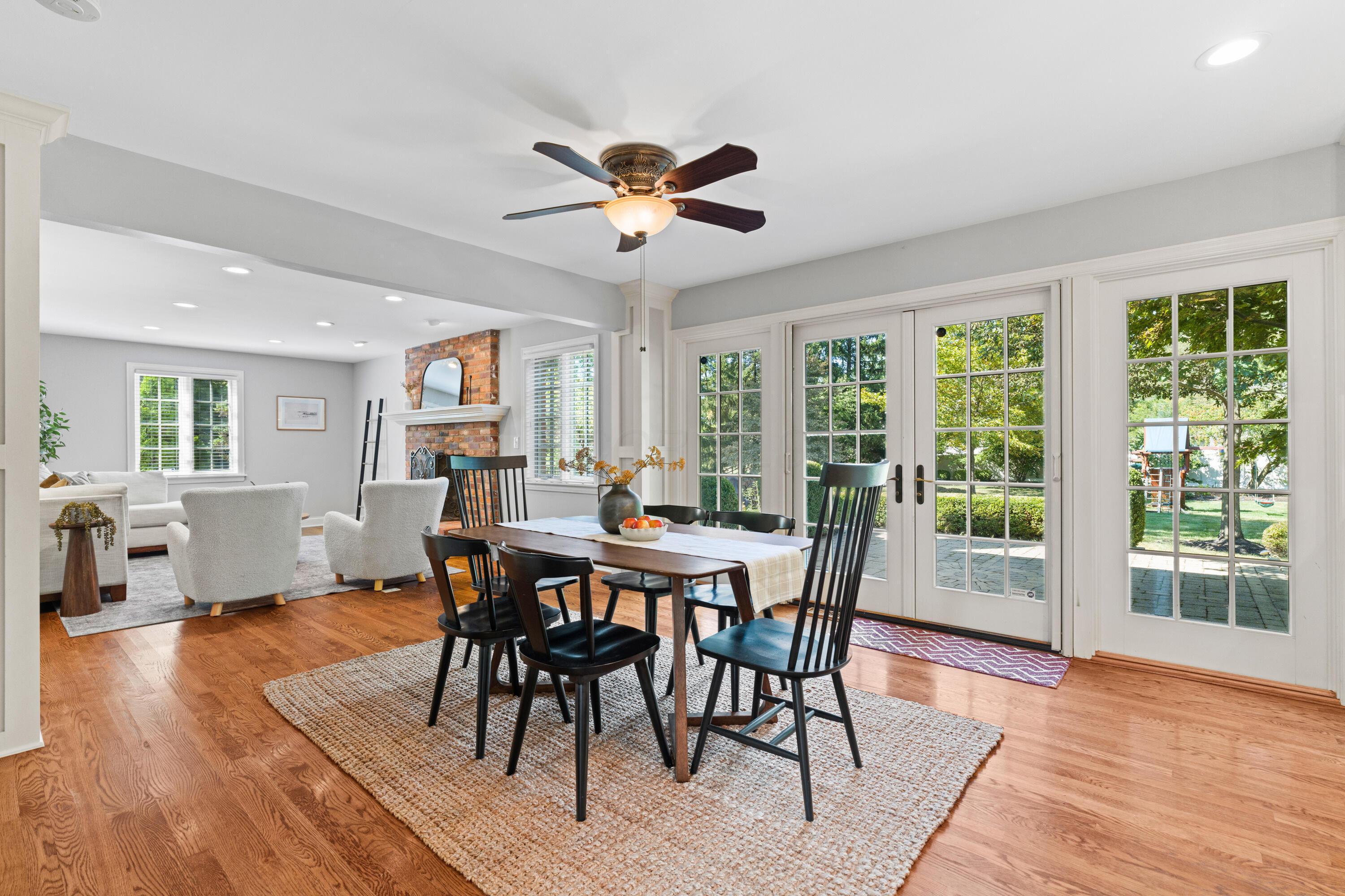1326 Windham Road Columbus, OH 43220 - Photo 18 of 67 Eat-in area, with views of the expansive fenced backyard, is open to the Family Room