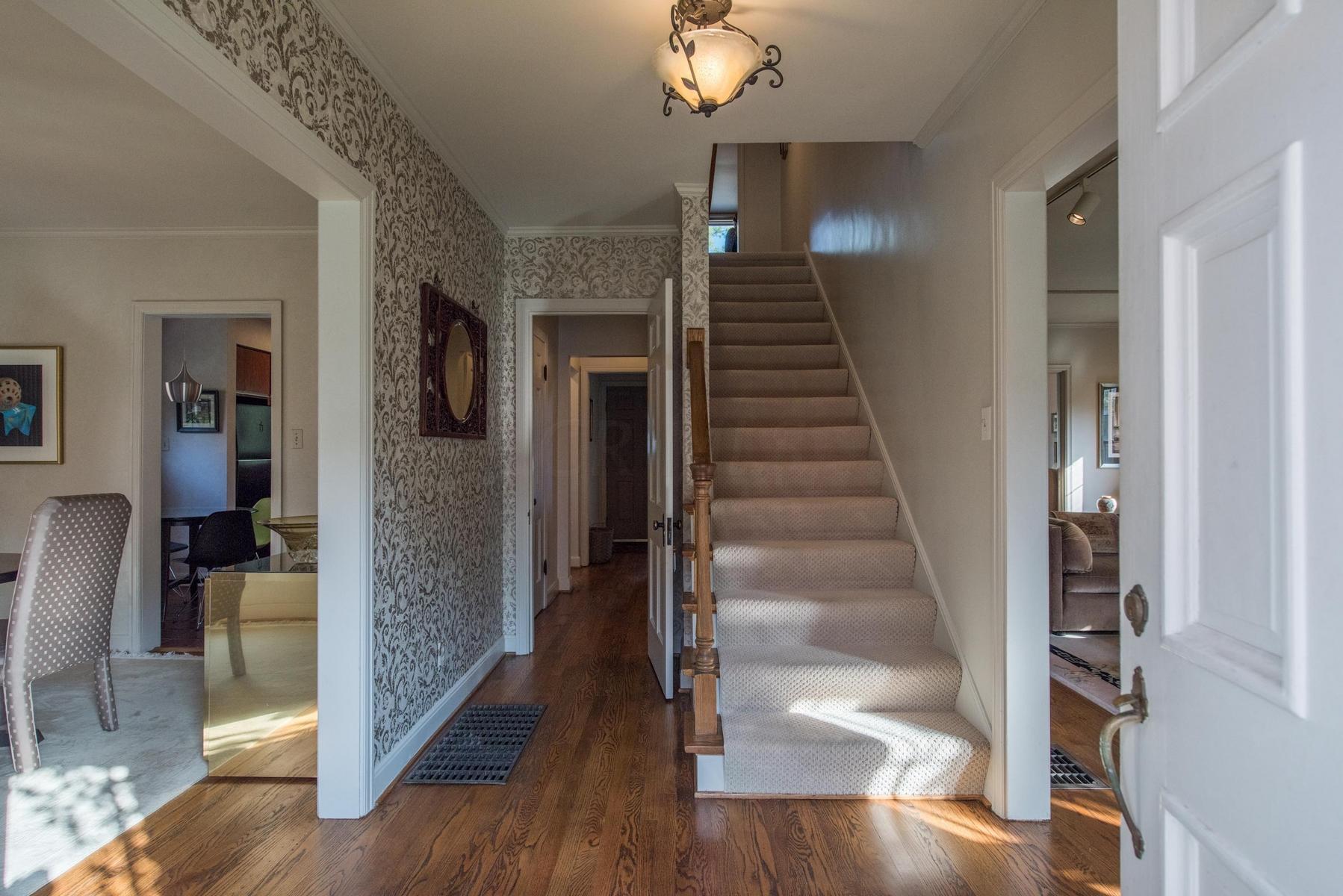 1614 Doone Road Columbus, OH 43221 - Photo 3 of 35 Gallery Image 3