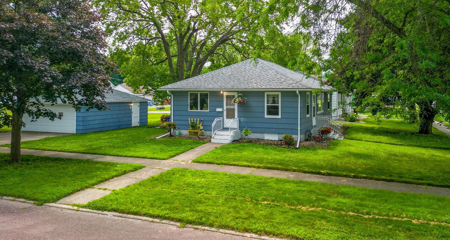 801 4th Avenue Southwest Wells, MN 56097 - Photo 1 of 26