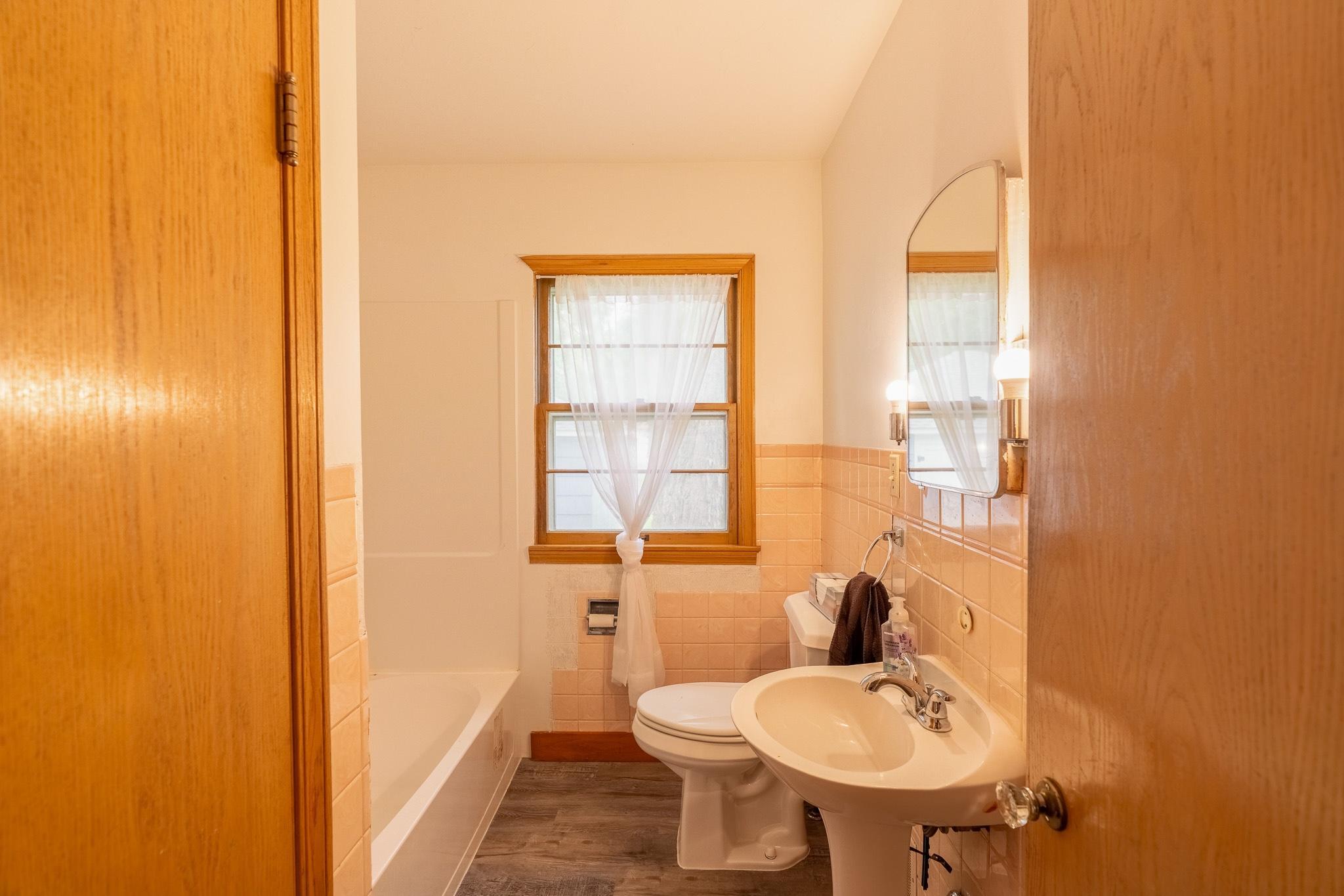 801 4th Avenue Southwest Wells, MN 56097 - Photo 14 of 26