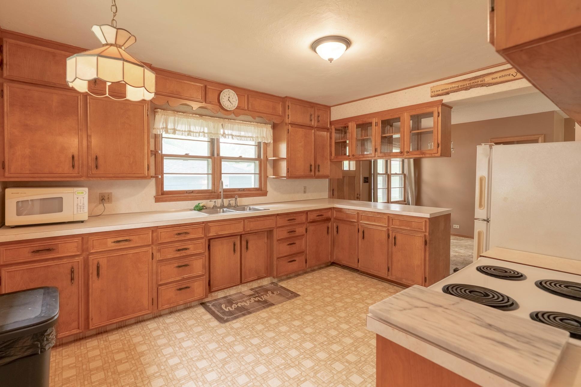 801 4th Avenue Southwest Wells, MN 56097 - Photo 2 of 26