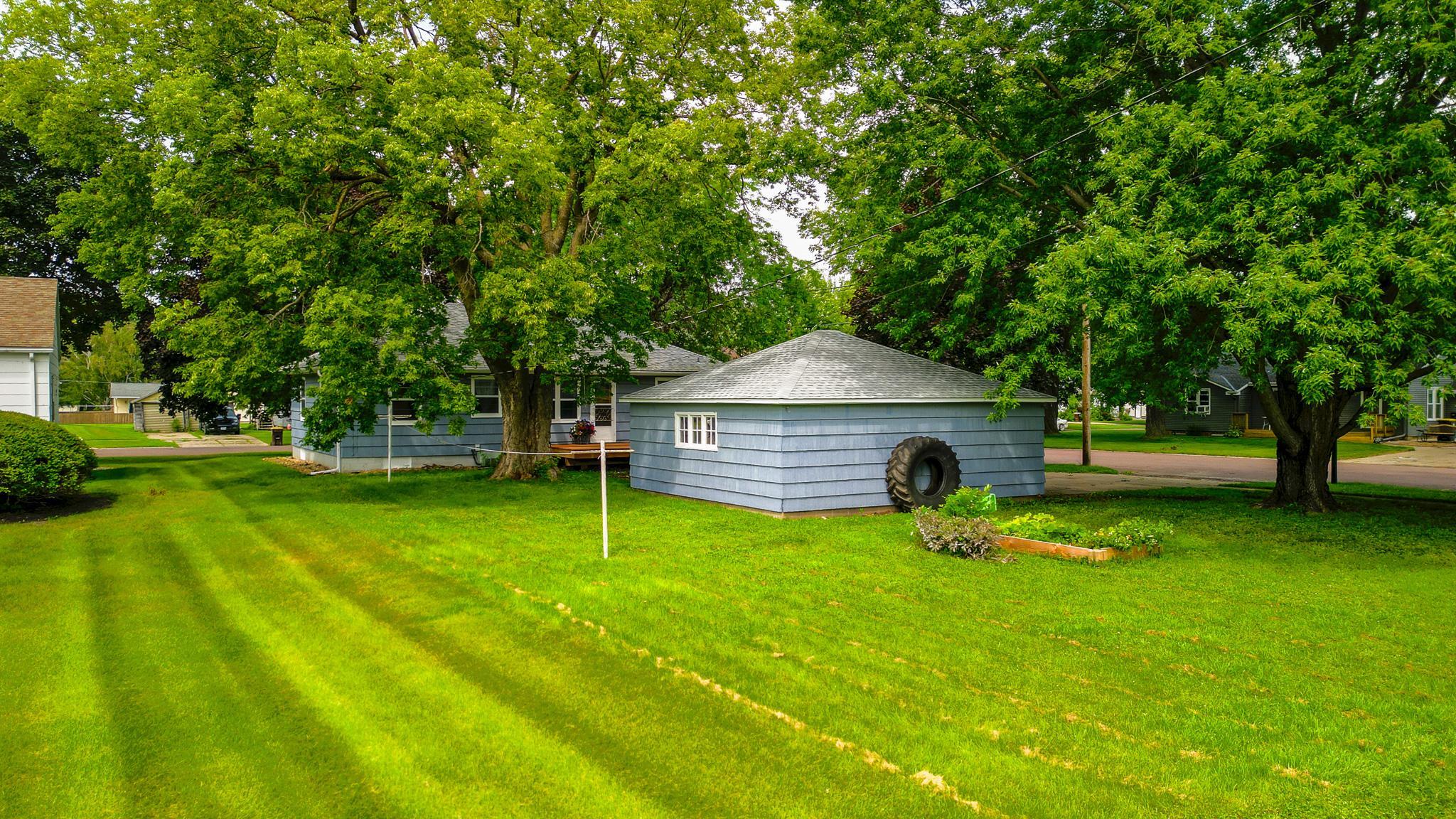 801 4th Avenue Southwest Wells, MN 56097 - Photo 21 of 26