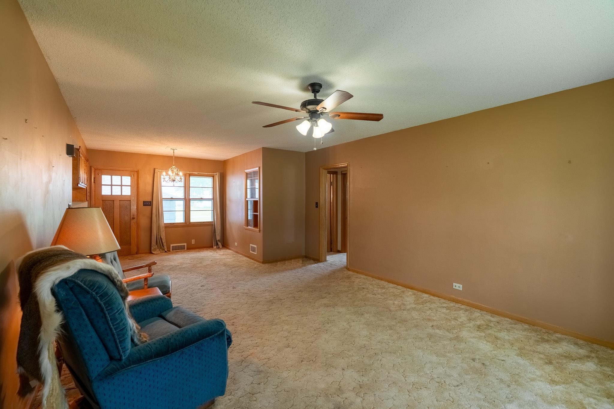 801 4th Avenue Southwest Wells, MN 56097 - Photo 6 of 26