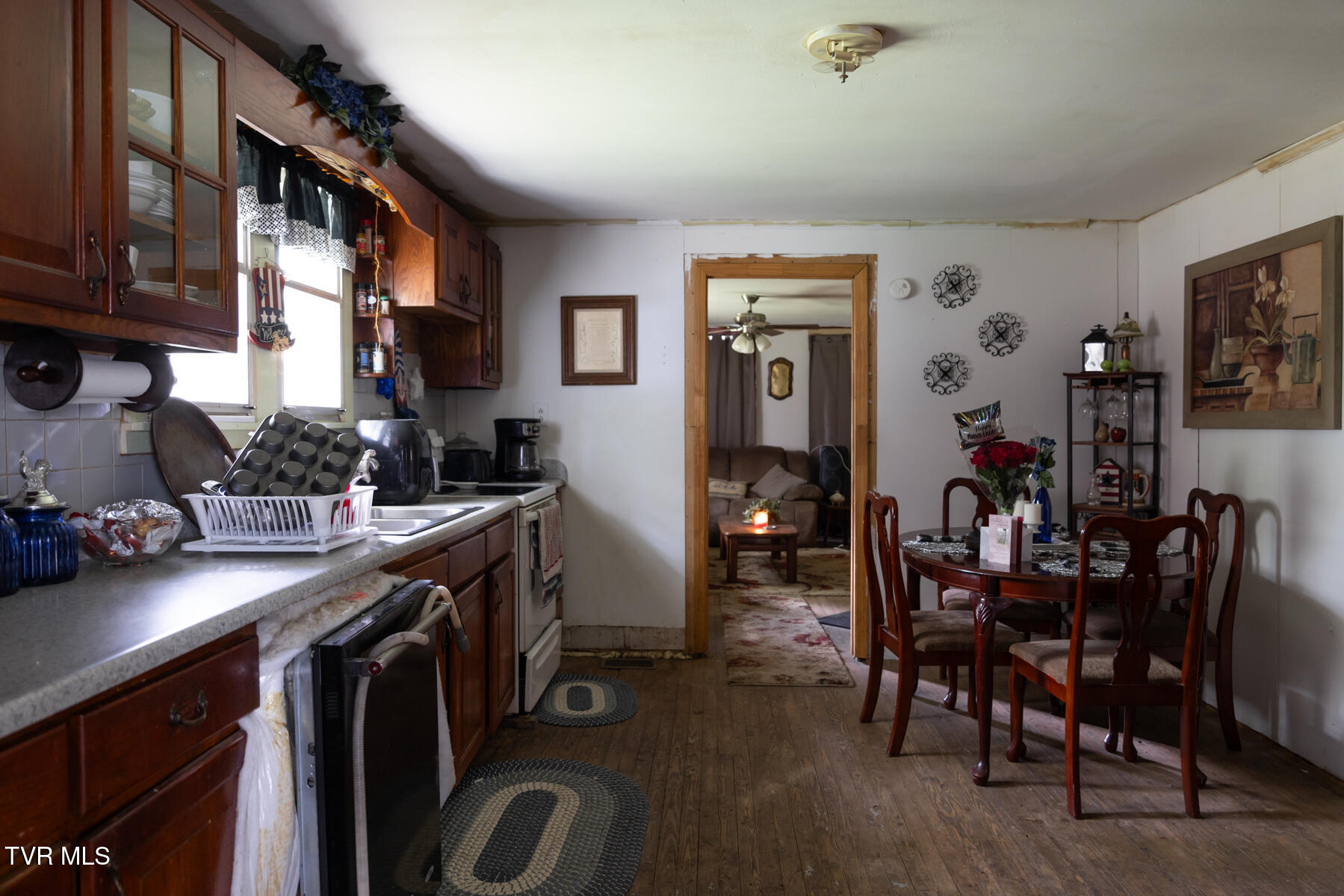 133 Bob Wright Road Elizabethton, TN 37643 - Photo 16 of 46 133BobWright_260420_0016