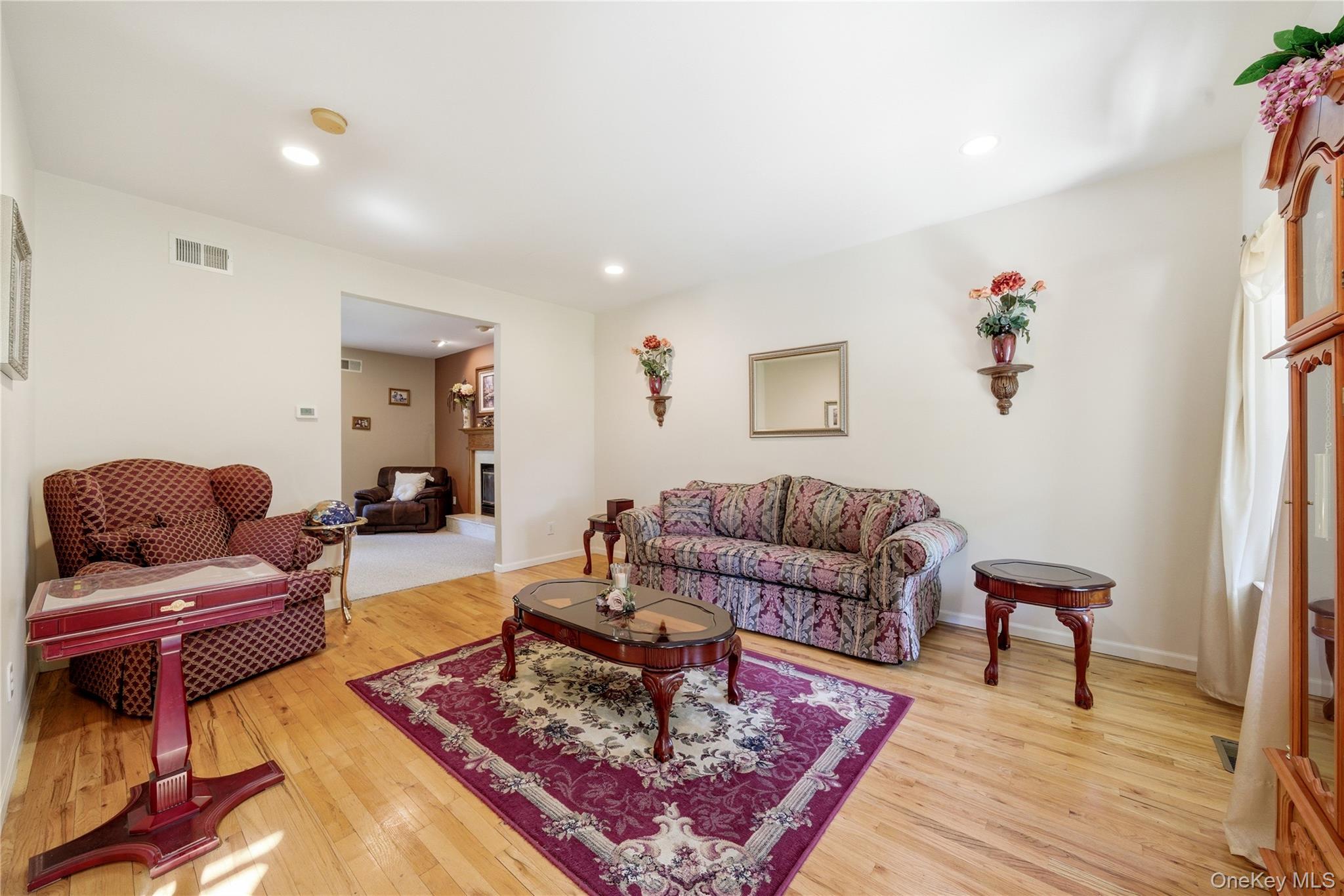 9 Ridgefield Drive Shoreham, NY 11786 - Photo 8 of 50