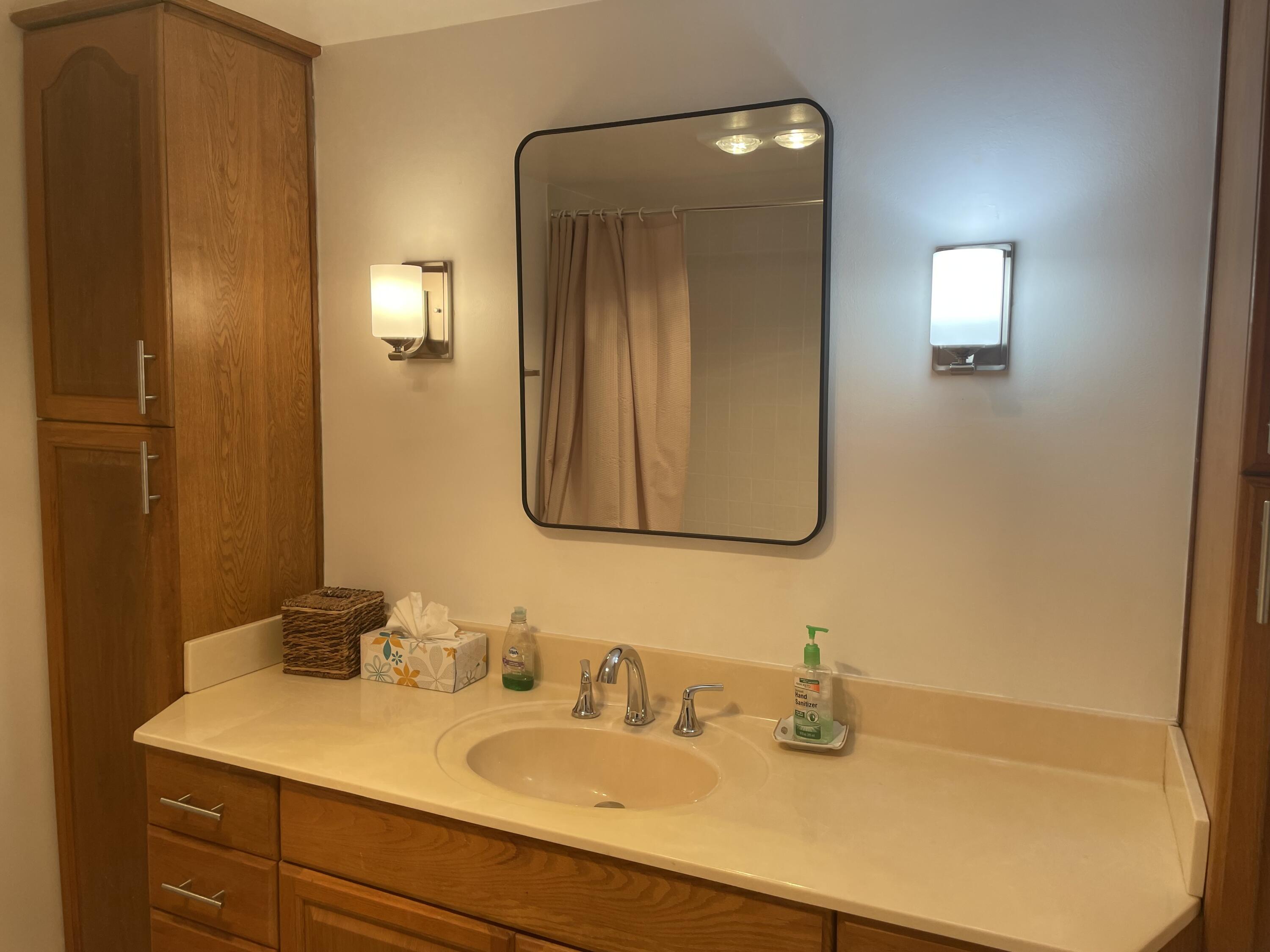 1180 South Ocean Boulevard, Unit 17D Boca Raton, FL 33432 - Photo 11 of 37 sink