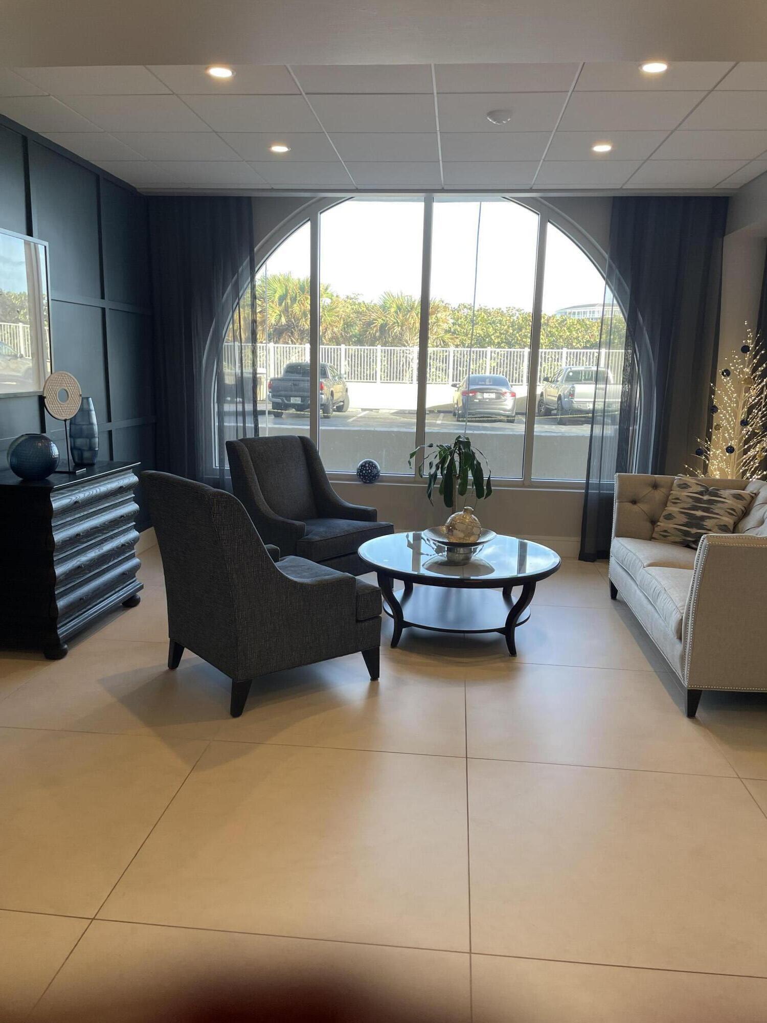 1180 South Ocean Boulevard, Unit 17D Boca Raton, FL 33432 - Photo 17 of 37 lobby 2