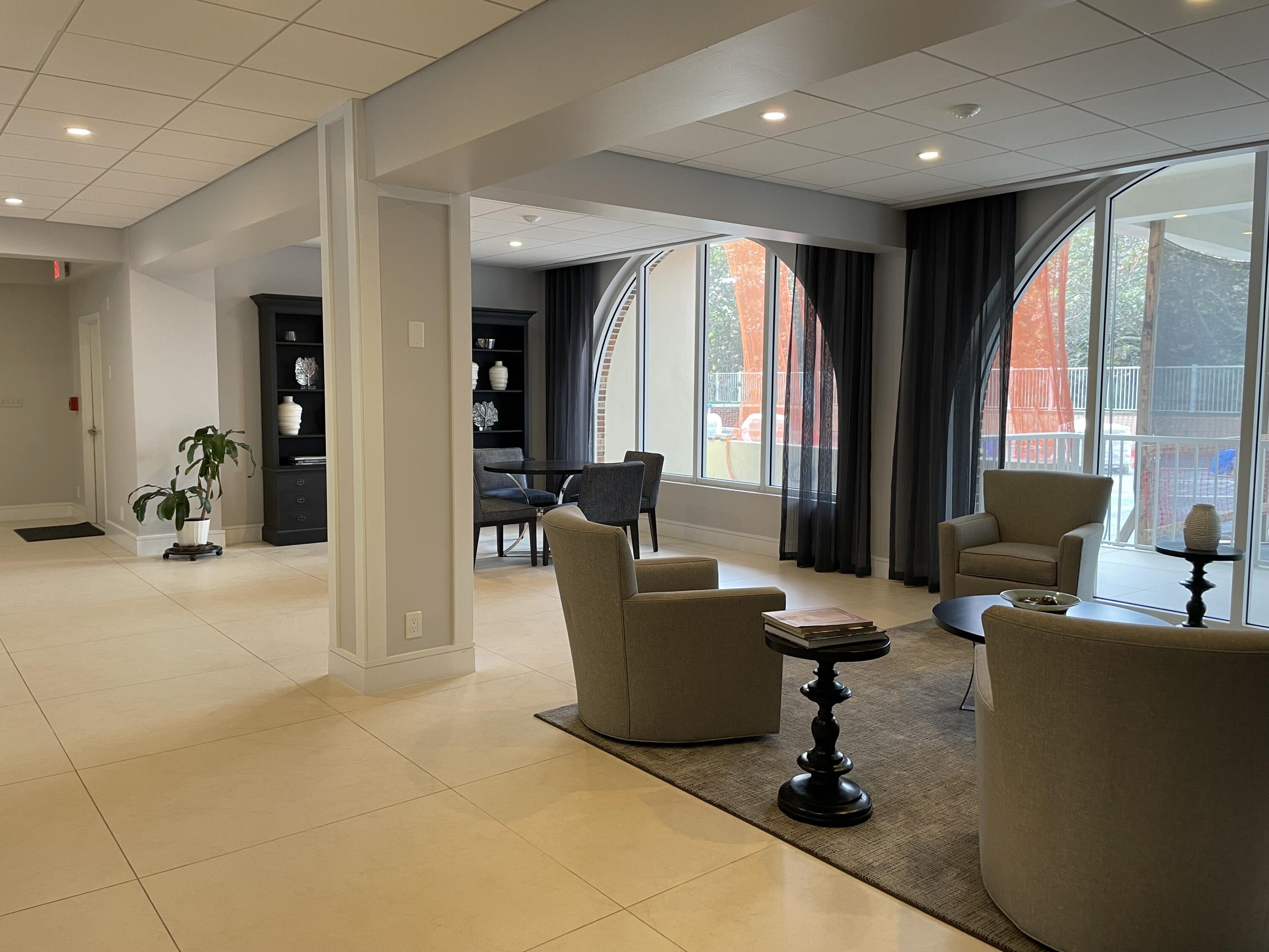 1180 South Ocean Boulevard, Unit 17D Boca Raton, FL 33432 - Photo 25 of 37 lobby 2