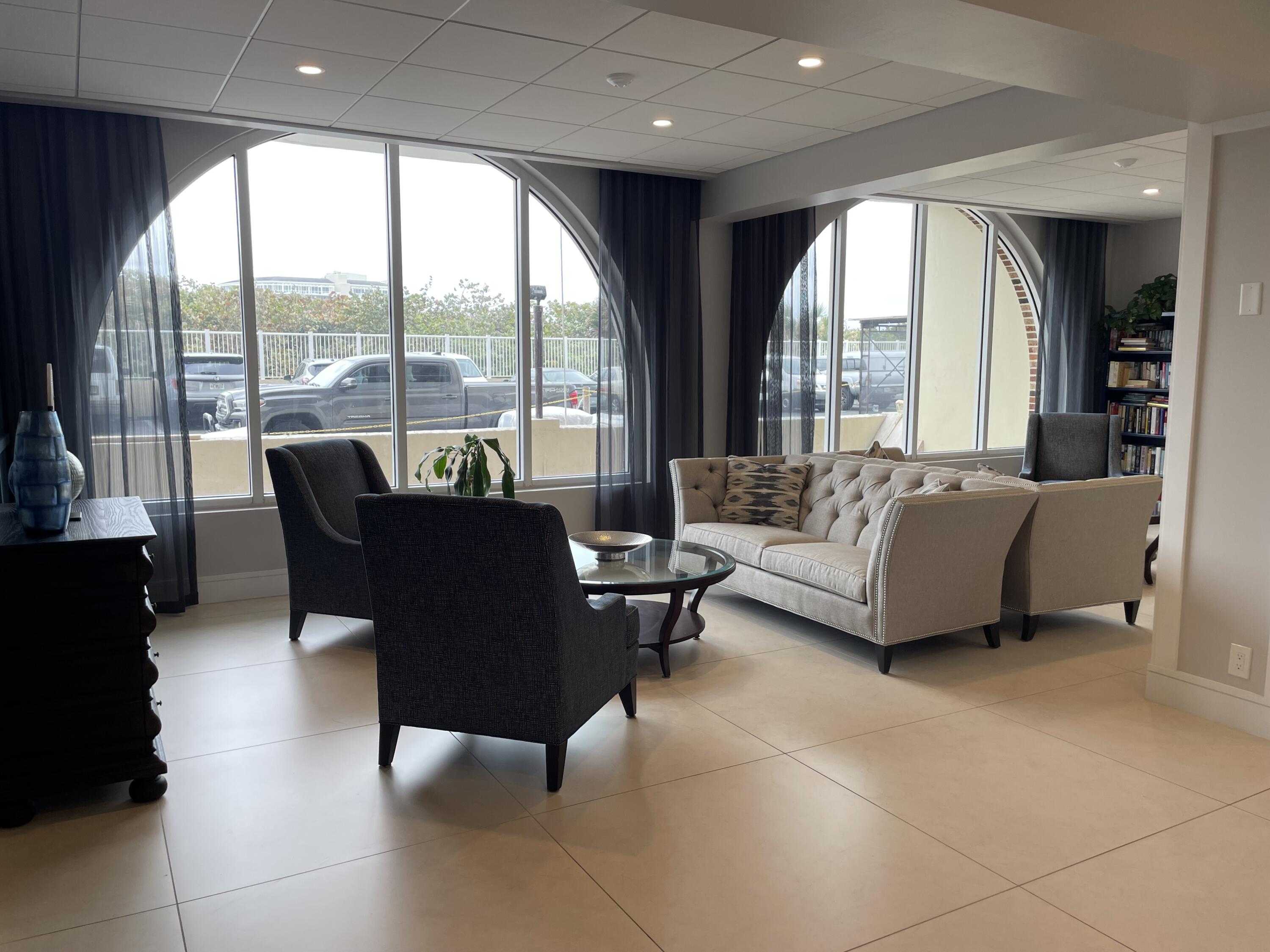 1180 South Ocean Boulevard, Unit 17D Boca Raton, FL 33432 - Photo 26 of 37 lobby 4