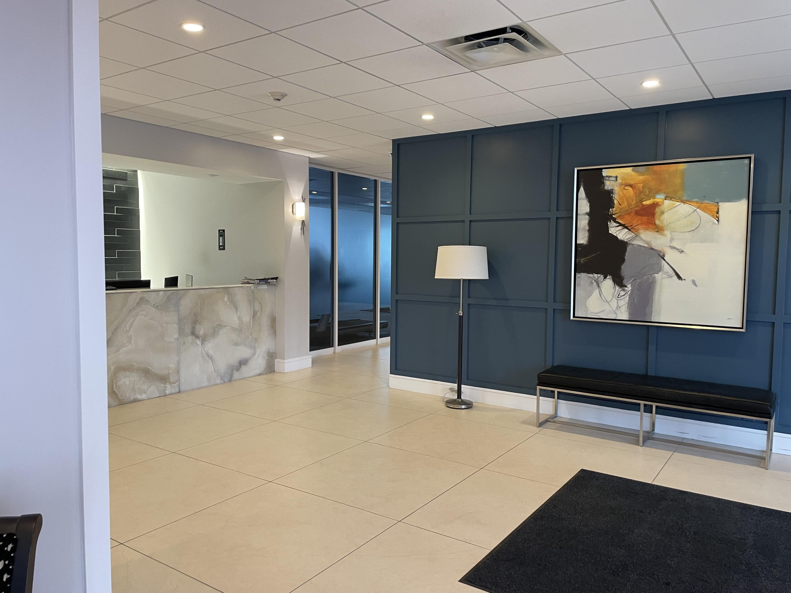 1180 South Ocean Boulevard, Unit 17D Boca Raton, FL 33432 - Photo 29 of 37 lobby desk 2