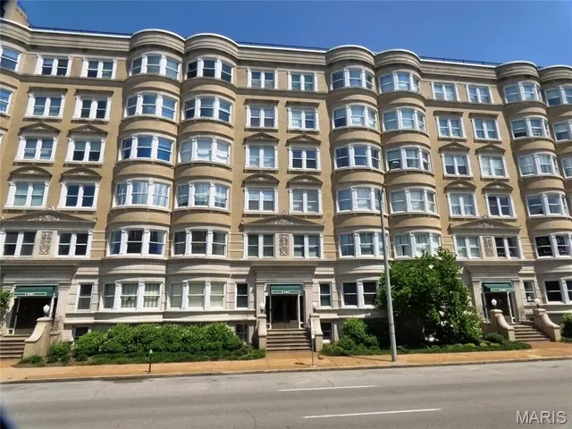 $2,650 | 10 North Kingshighway Boulevard, Unit 3CS, St. Louis, MO 63108