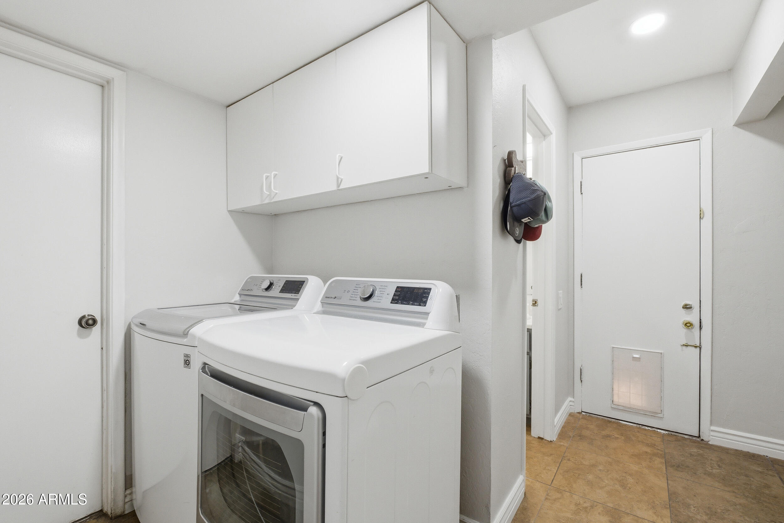 3541 East Cannon Drive Phoenix, AZ 85028 - Photo 36 of 42 a utility room with dryer and washer