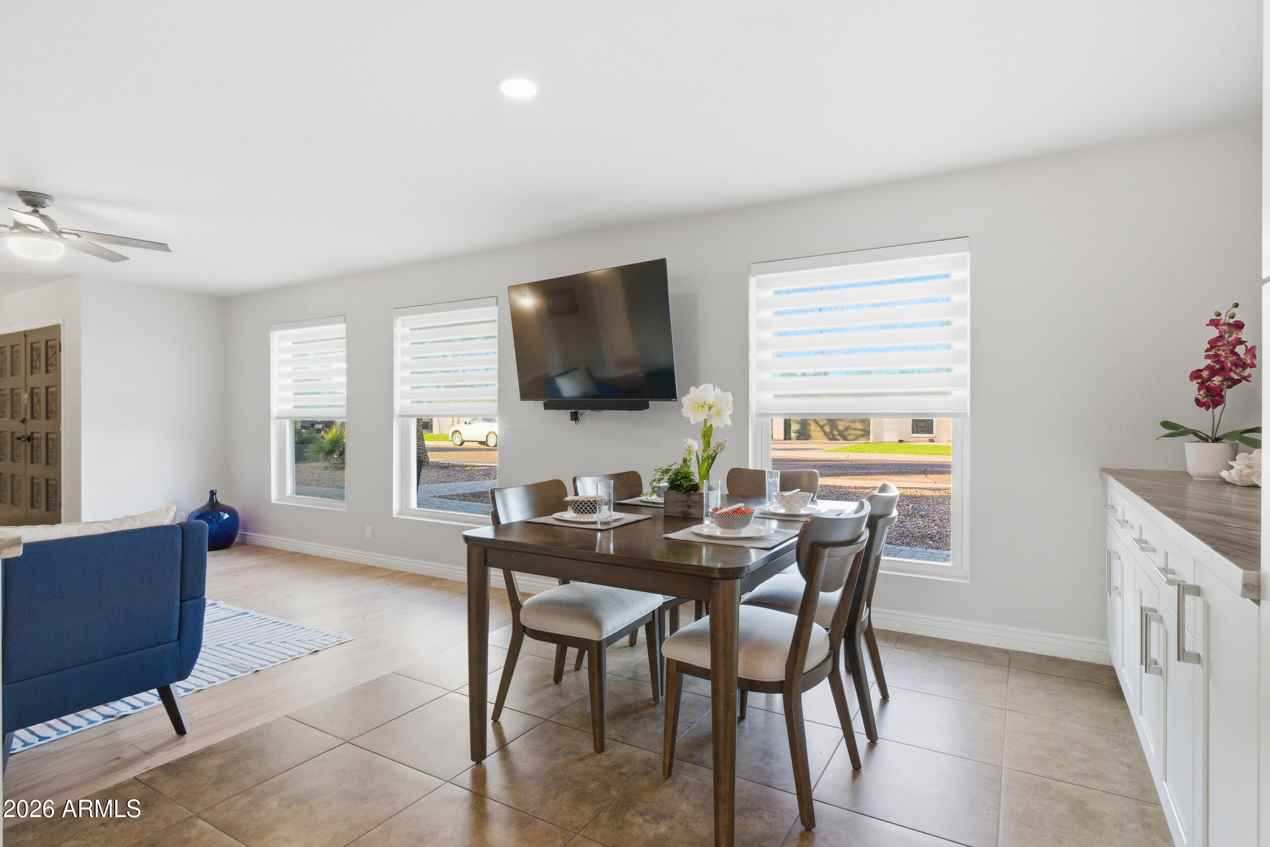 3541 East Cannon Drive Phoenix, AZ 85028 - Photo 6 of 42 a view of a livingroom with furniture and a window