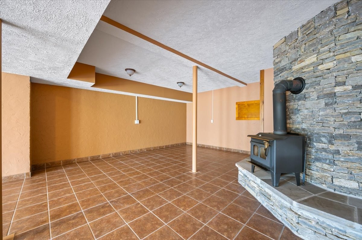 216 Old Wolf Hill Road Bethpage, TN 37022 - Photo 37 of 70 a view of an empty room