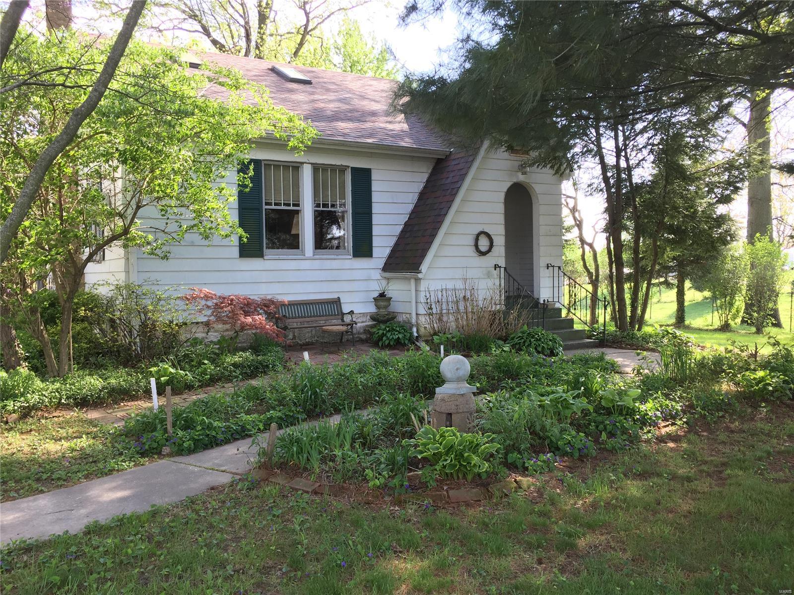 4159 South Peradotti Road Edwardsville, IL 62025 - Photo 1 of 28