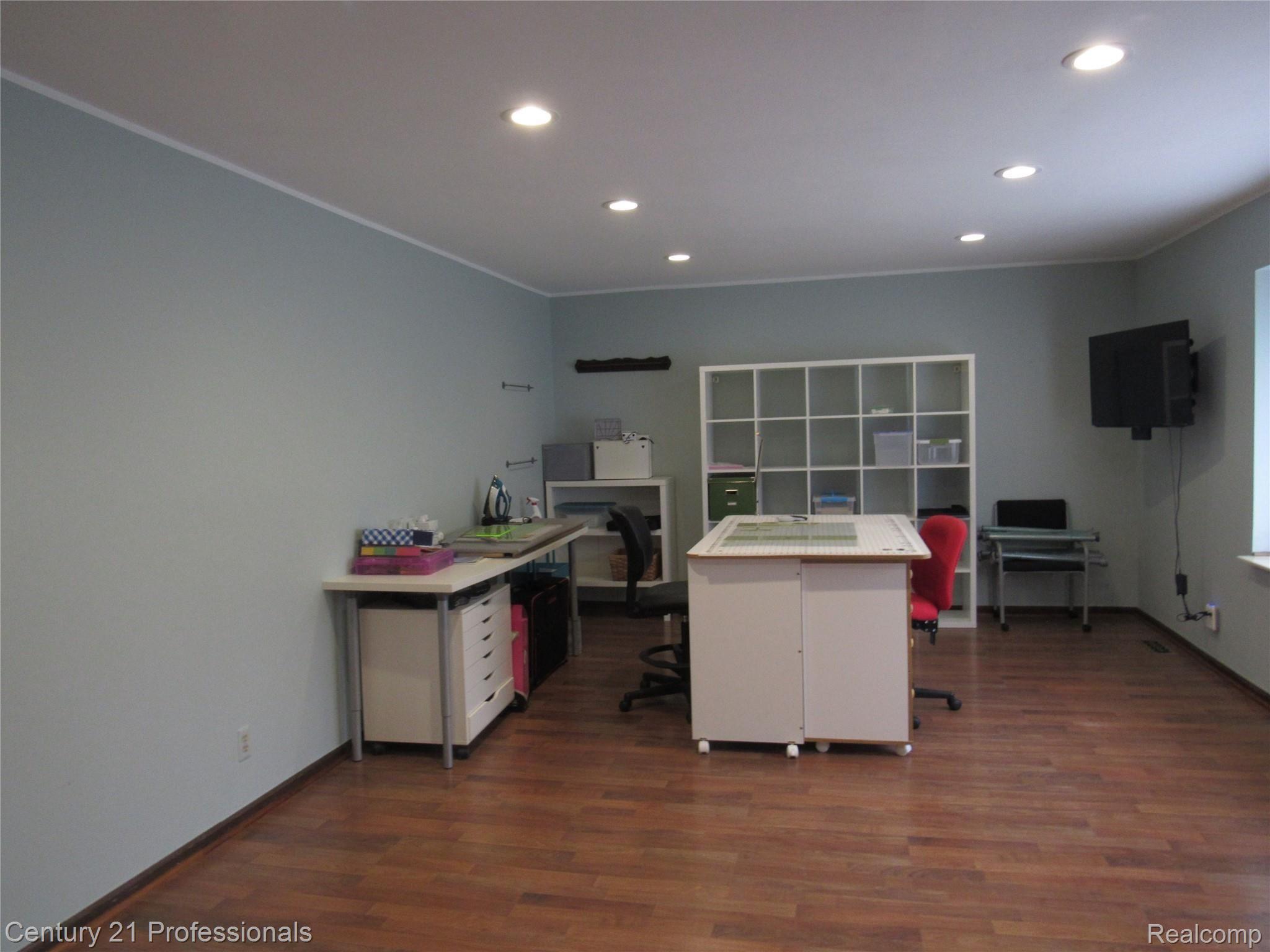 1475 Orion Road Lake Orion, MI 48362 - Photo 5 of 10 IMG_2215.JPG