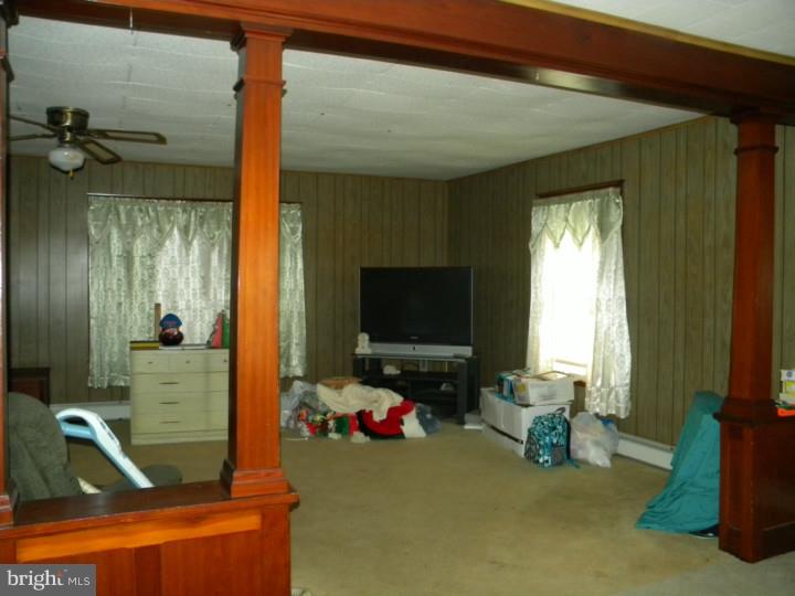 401 Old River Road Birdsboro, PA 19508 - Photo 20 of 23 Living Room