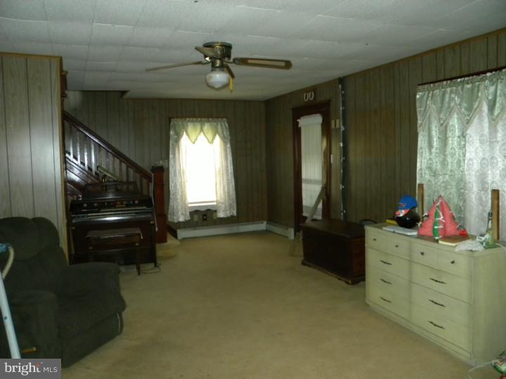 401 Old River Road Birdsboro, PA 19508 - Photo 21 of 23 Living Room