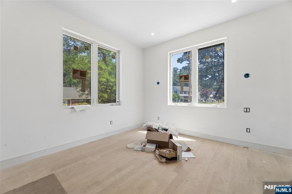 70 Carleton Road Cresskill, NJ 07626 - Photo 10 of 31