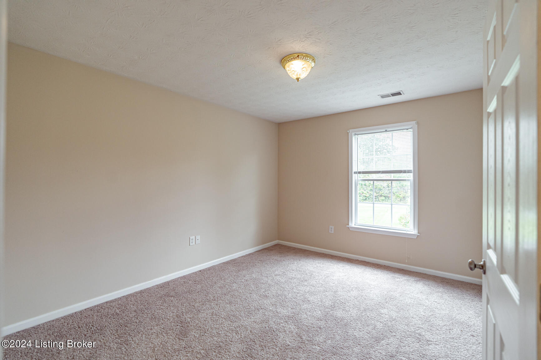 661 Red Hill Road Vine Grove, KY 40175 - Photo 15 of 37 DSC03462