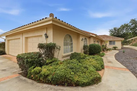 $1,200,000 | 3844 Alta Vista Drive, Fallbrook, CA 92028