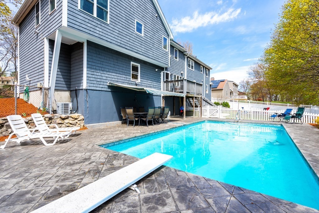 23 Pilgrim Road Lawrence, MA 01843 - Photo 4 of 42 Gallery Image 4