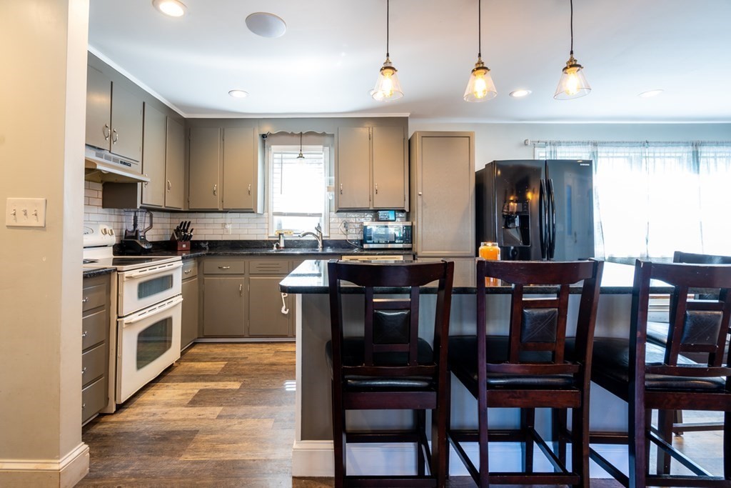 23 Pilgrim Road Lawrence, MA 01843 - Photo 8 of 42 Gallery Image 8