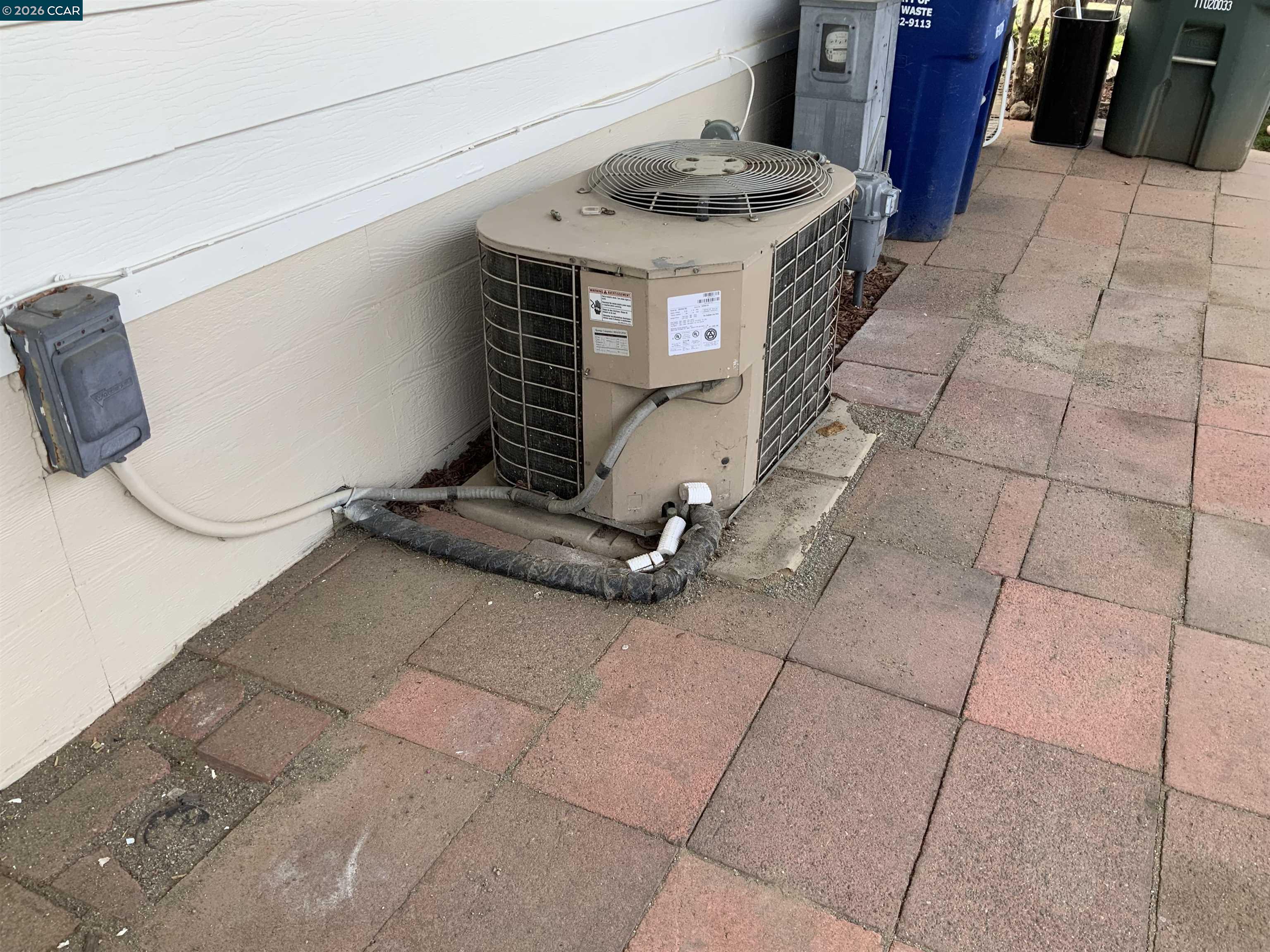 140 Shannon Pittsburg, CA 94565 - Photo 35 of 37 a room with gym equipment