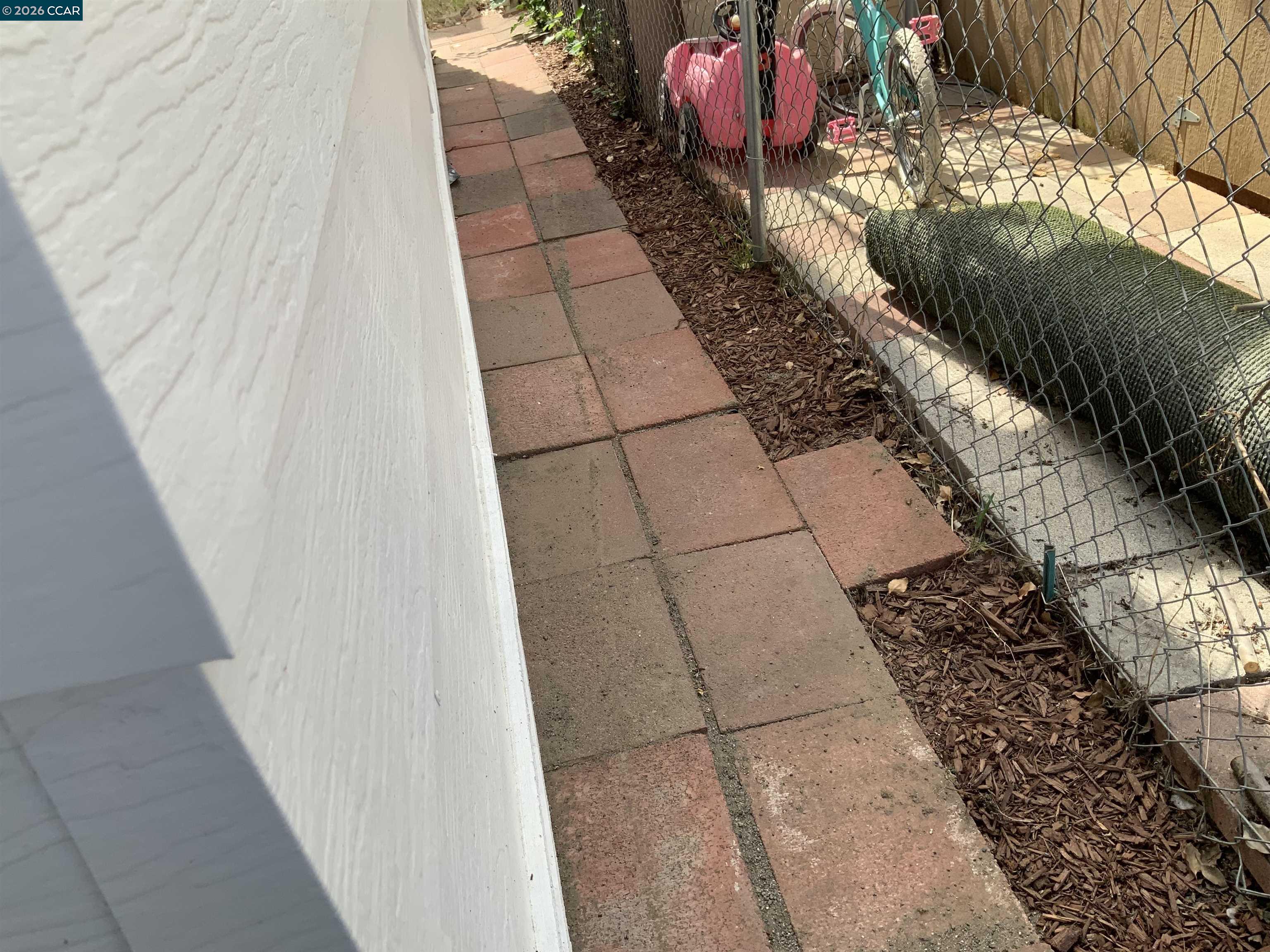 140 Shannon Pittsburg, CA 94565 - Photo 36 of 37 a view of a backyard