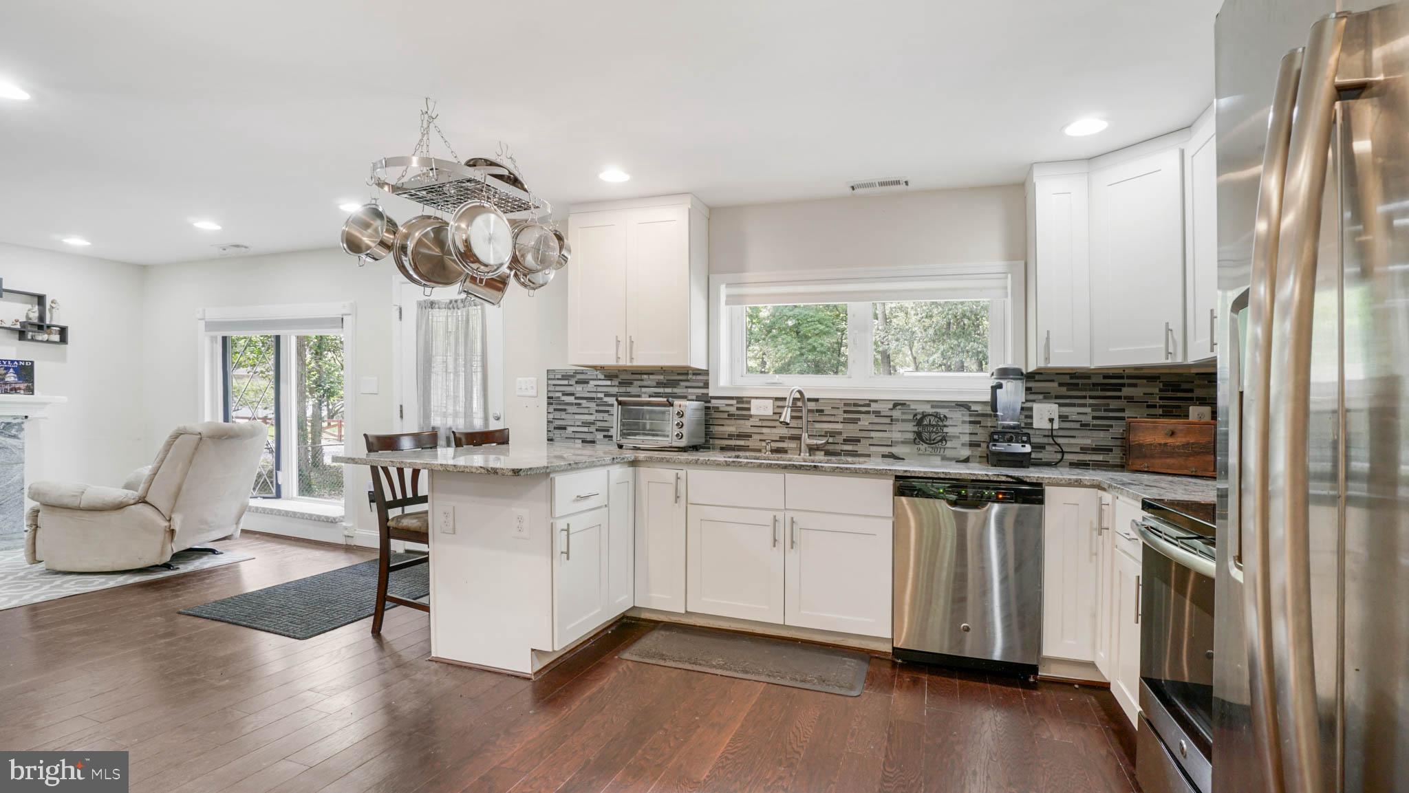 515 Sunset Knoll Road Pasadena, MD 21122 - Photo 5 of 30 Gallery Image 5