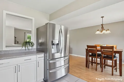 $329,000 | 4500 Clearview Drive, McHenry, IL 60050