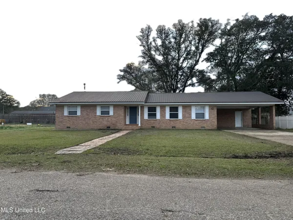 $250,000 | 1817 Center Street, Leakesville, MS 39451