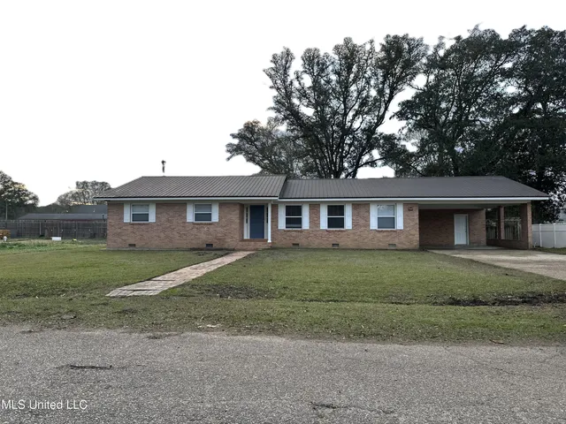 $250,000 | 1817 Center Street, Leakesville, MS 39451