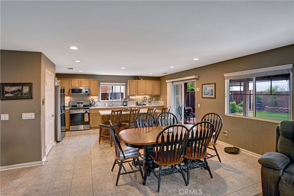 45015 Bronze Star Road Lake Elsinore, CA 92532 - Photo 11 of 48