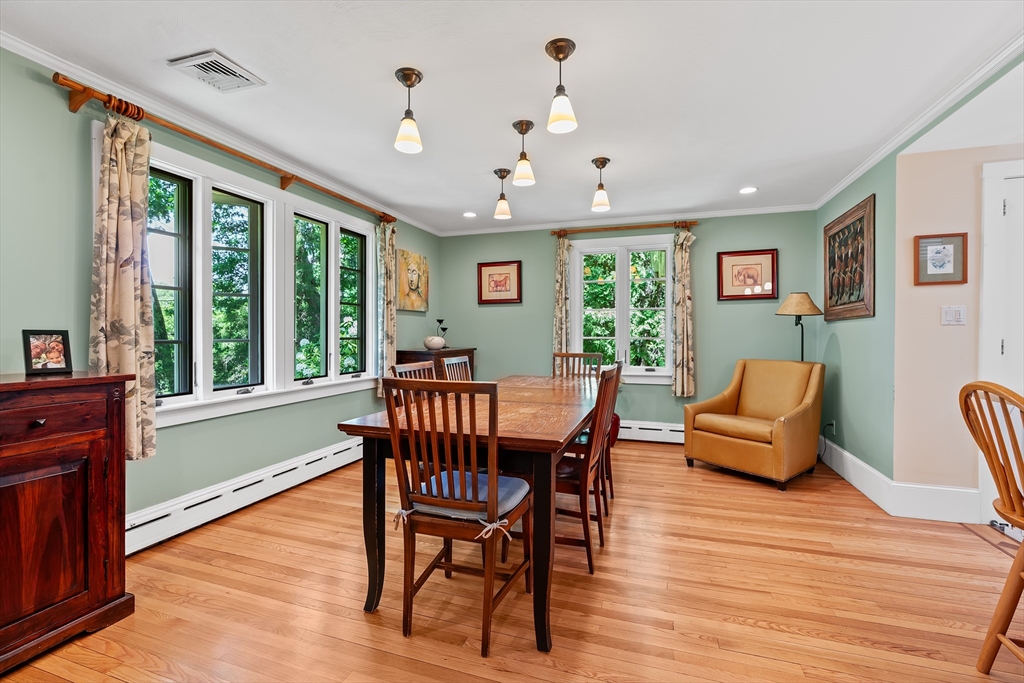 42 Temple Road Wellesley, MA 02482 - Photo 8 of 40