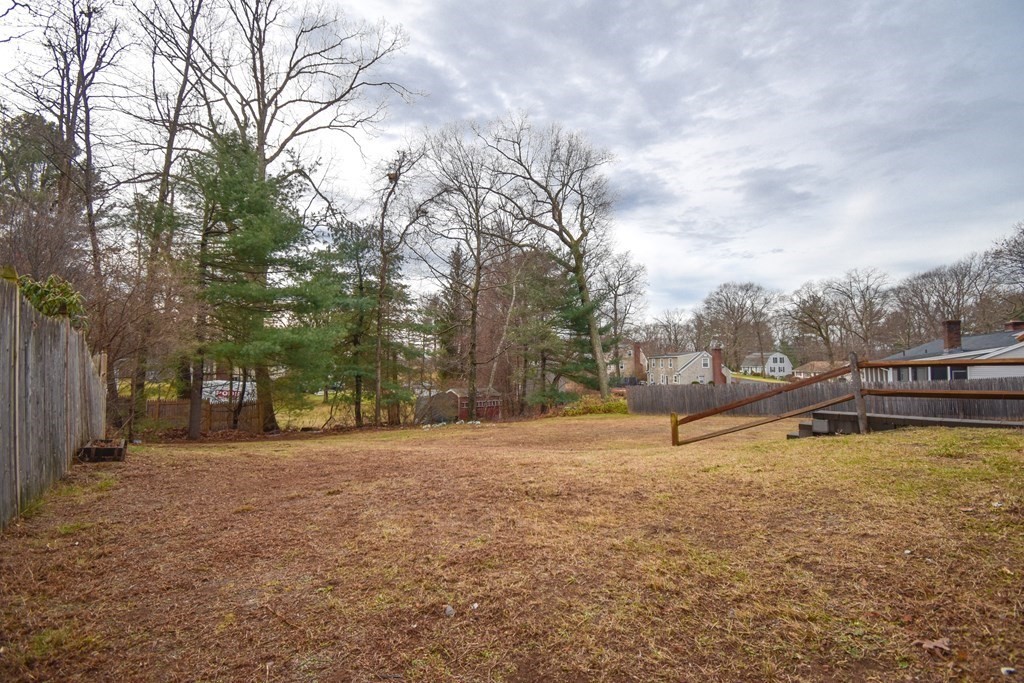 5 Northridge Road Westfield, MA 01085 - Photo 39 of 42 a backyard of a house with table and chairs