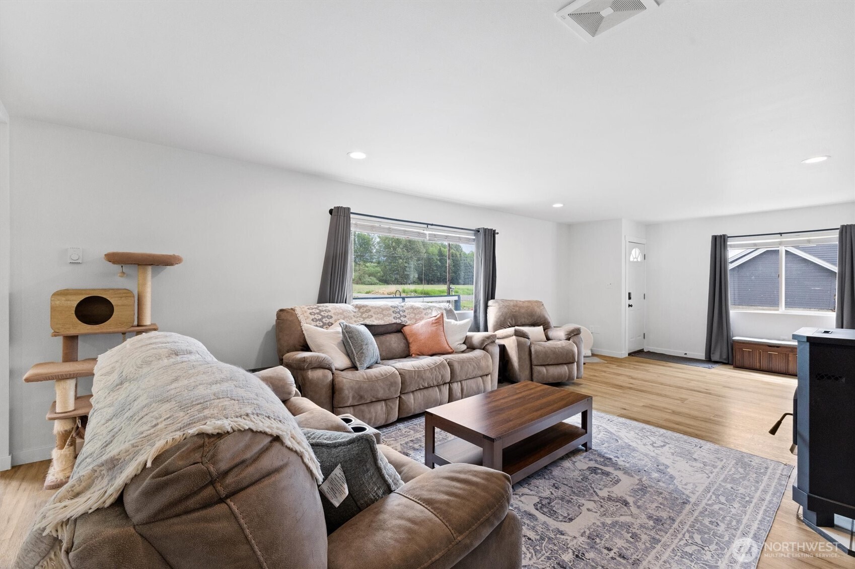 9007 Van Buren Road Everson, WA 98247 - Photo 5 of 36 a living room with furniture and a window