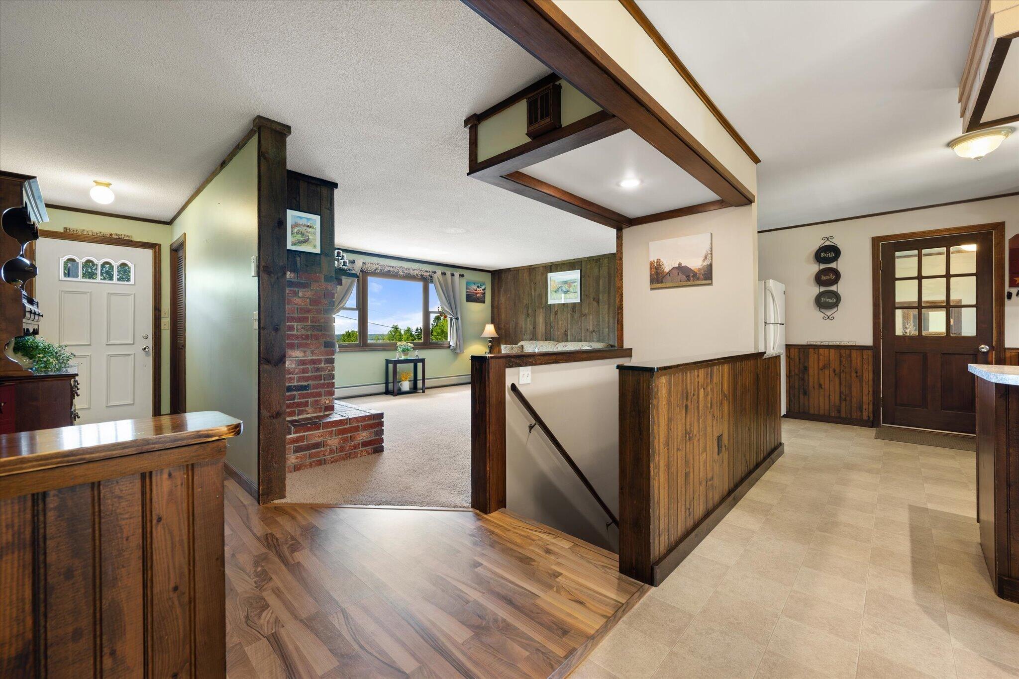 258 Moore Road Ellsworth, ME 04605 - Photo 12 of 61 27-Living