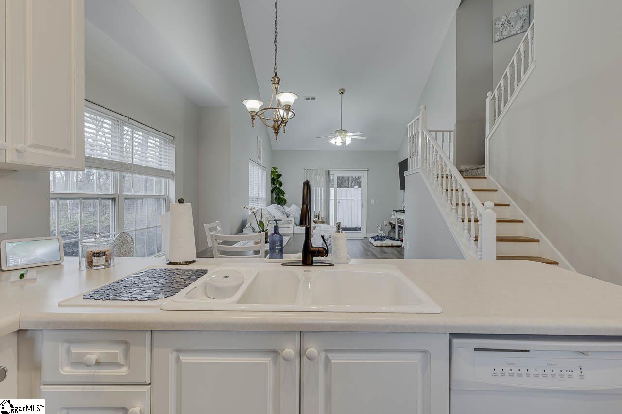 72 Ridgestone Circle Mauldin, SC 29662 - Photo 9 of 36