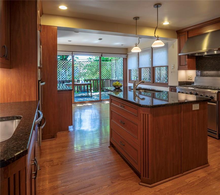 5616 Marlborough Road Pittsburgh, PA 15217 - Photo 7 of 23 Stunning eat-in kitchen...