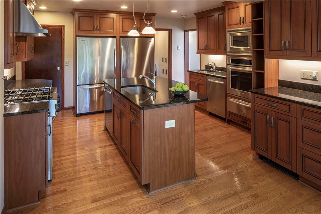 5616 Marlborough Road Pittsburgh, PA 15217 - Photo 9 of 23 Gourmet kitchen...
