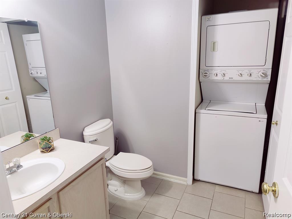 4336 Schaefer Road Dearborn, MI 48126 - Photo 7 of 11 2.jpeg