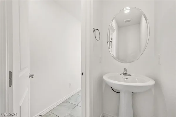 $2,250 | 352 Rosefinch Street, Henderson, NV 89012