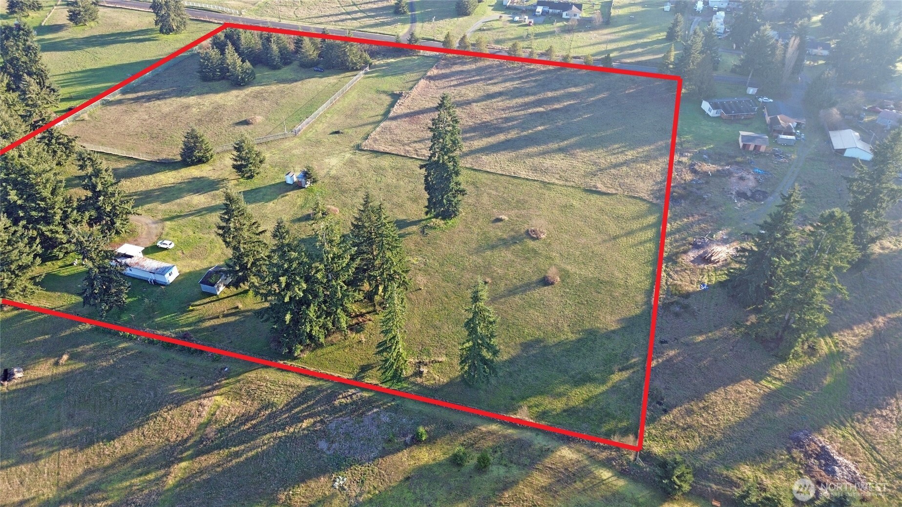 18525 Sargent Road Southwest Rochester, WA 98579 - Photo 11 of 37 a view of a tennis court