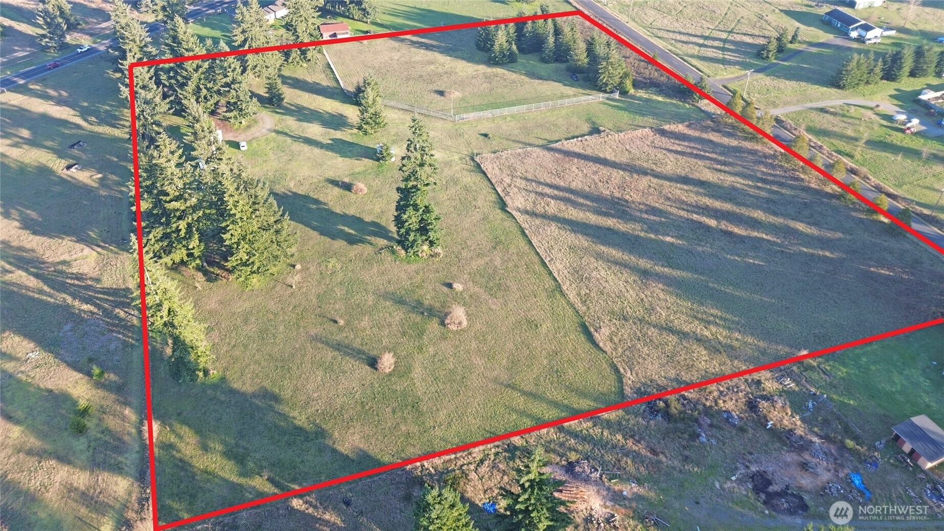 18525 Sargent Road Southwest Rochester, WA 98579 - Photo 13 of 37 a view of a tennis court