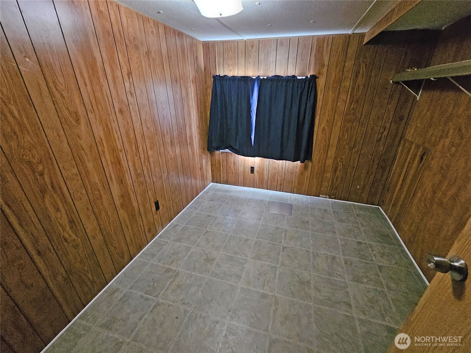 18525 Sargent Road Southwest Rochester, WA 98579 - Photo 24 of 37 a view of entryway with wooden floor