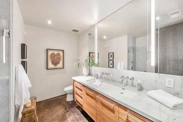 a view of yard from terrace with seating area