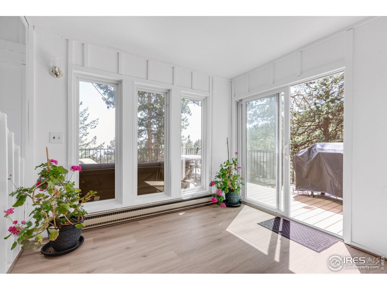 287 Brook Circle Boulder, CO 80302 - Photo 10 of 36 a view interior of the house