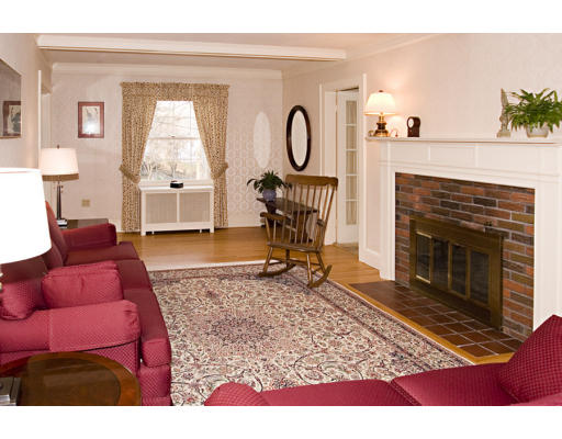 17 Seneca Road Winchester, MA 01890 - Photo 2 of 13 Gallery Image 2
