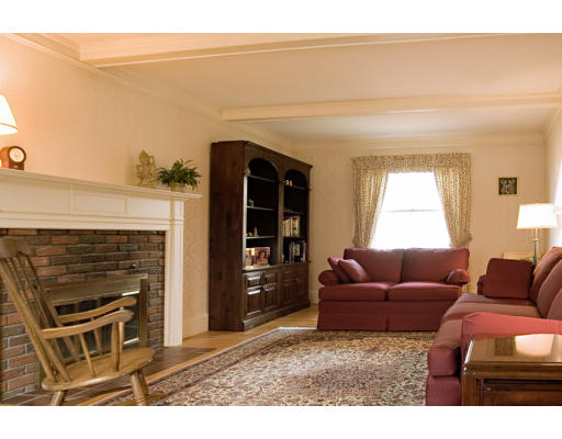 17 Seneca Road Winchester, MA 01890 - Photo 3 of 13 Gallery Image 3